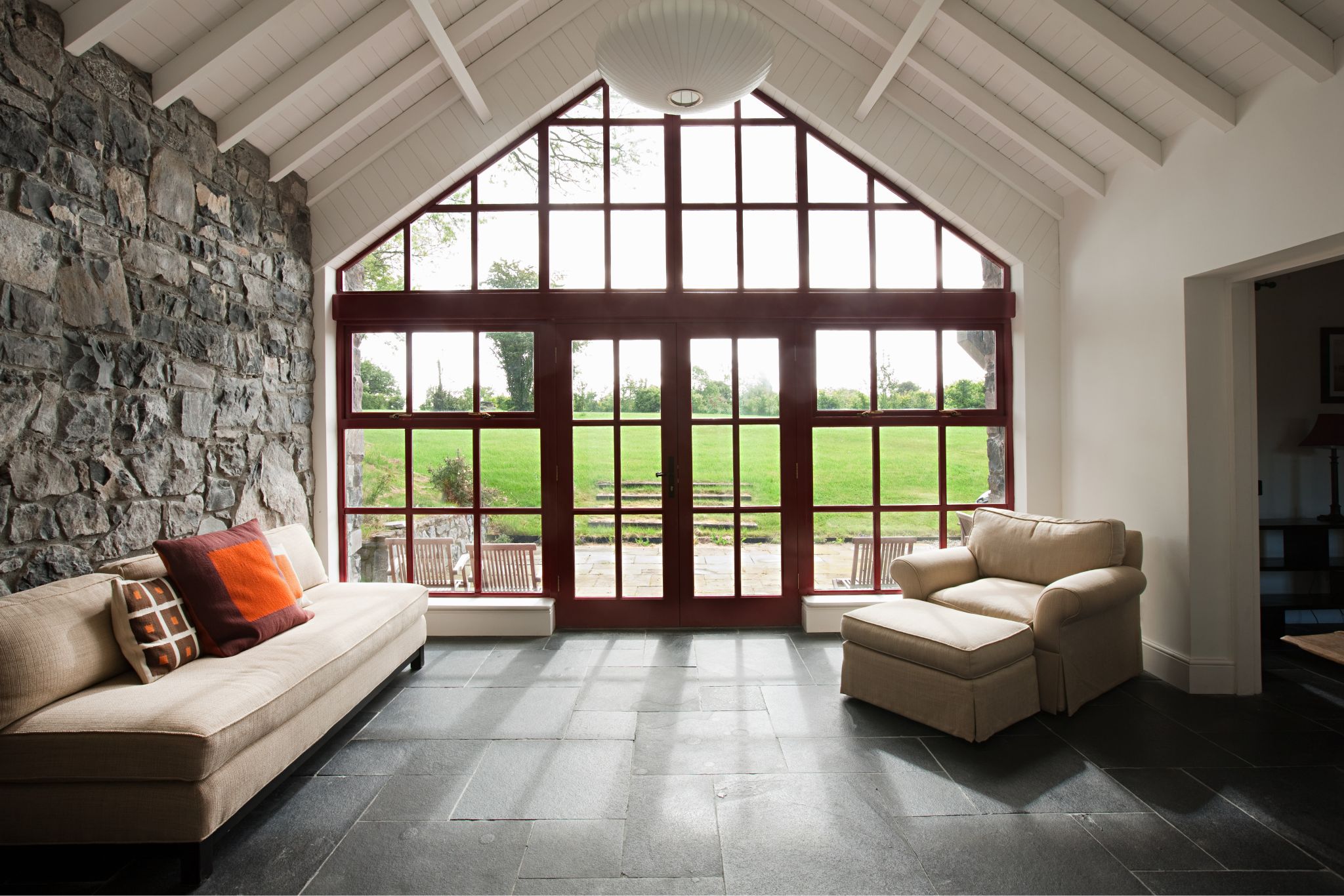 Top 7 Signs Your Home Needs a Refurbishment